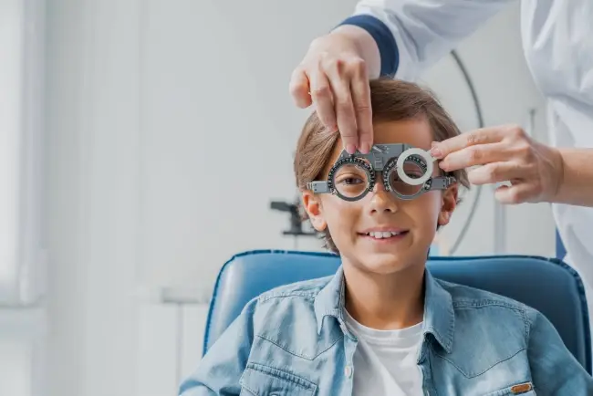 Diagnóstico de una enfermedad ocular en niños